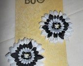 HeLLo KiTtY Hair Clip in Black and  White by BeckaBugBaby on Etsy