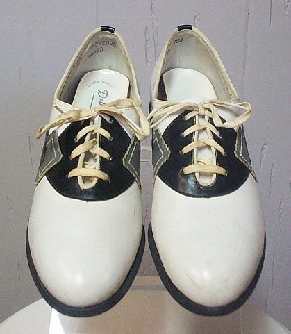 1950s Vintage Leather Saddle Shoes Size 9