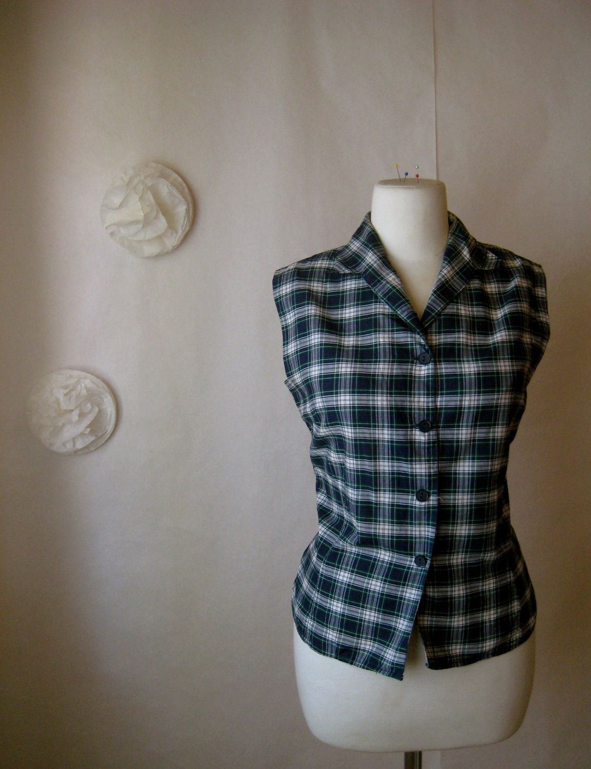vintage 1950s blouse. 50s plaid play clothes top. camping.