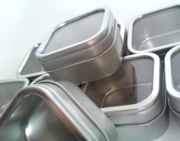 D.I.Y. Magnetic Spice Tins 18