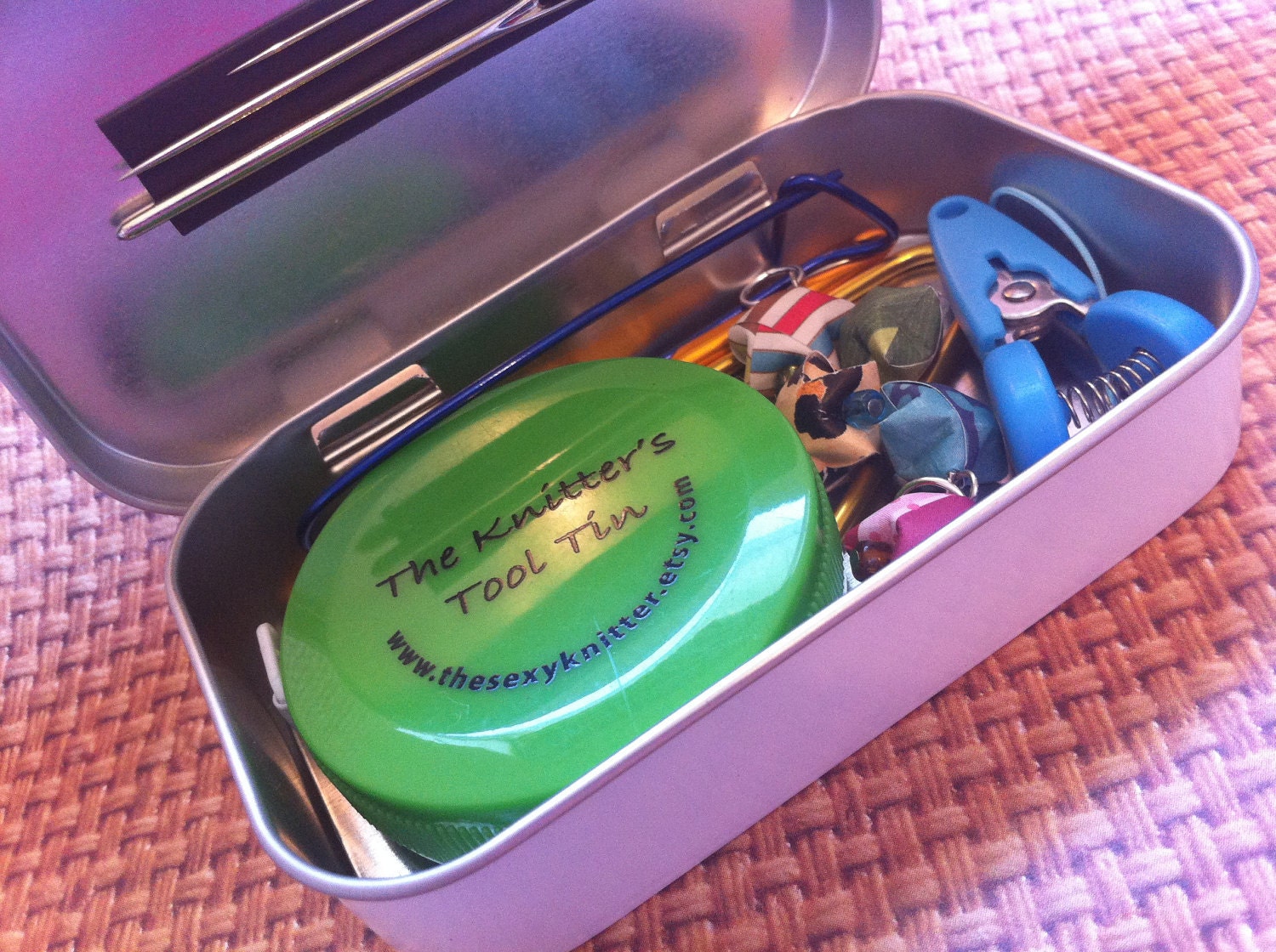 Pink Ribbing Altoid Tin: The Knitter's Tool Tin for your Knitting Bag