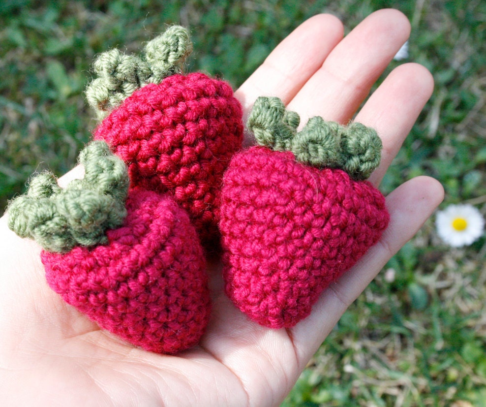 Crocheted play food - Strawberry (set of 3)