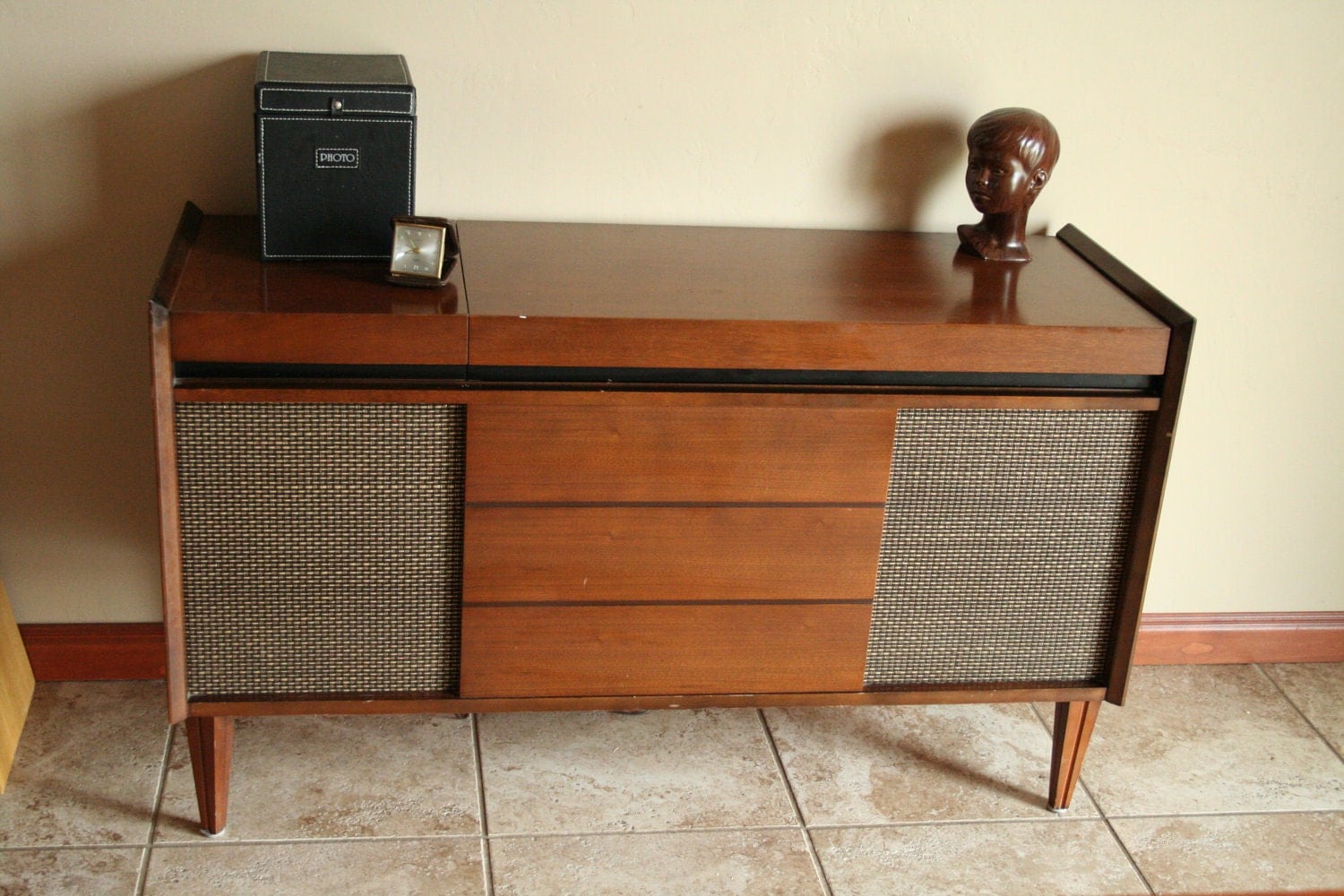 Turntable Cabinet