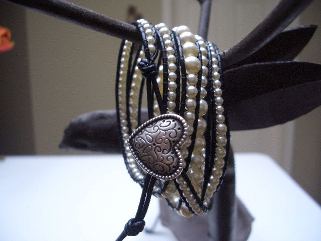 Great Chan Luu inspired 5 wrap swarovski pearl bracelet with 3 different sizes of pearls and black leather and silver heart button