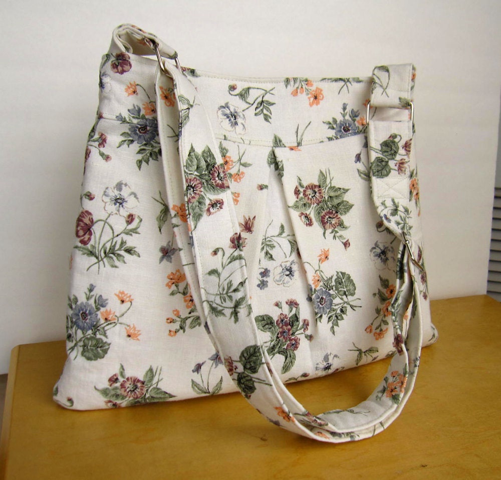 FREE SHIP Linen purse floral, fabric purse pleated