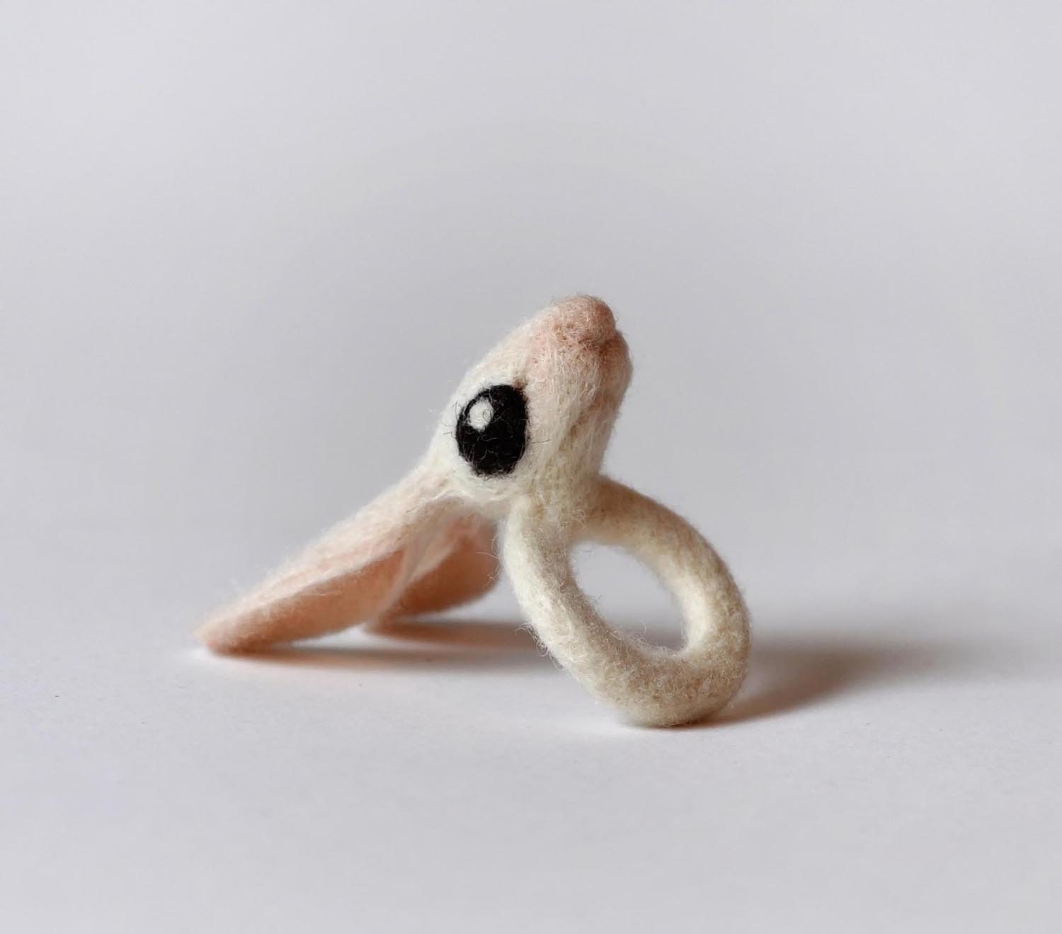 Rabbit Ring