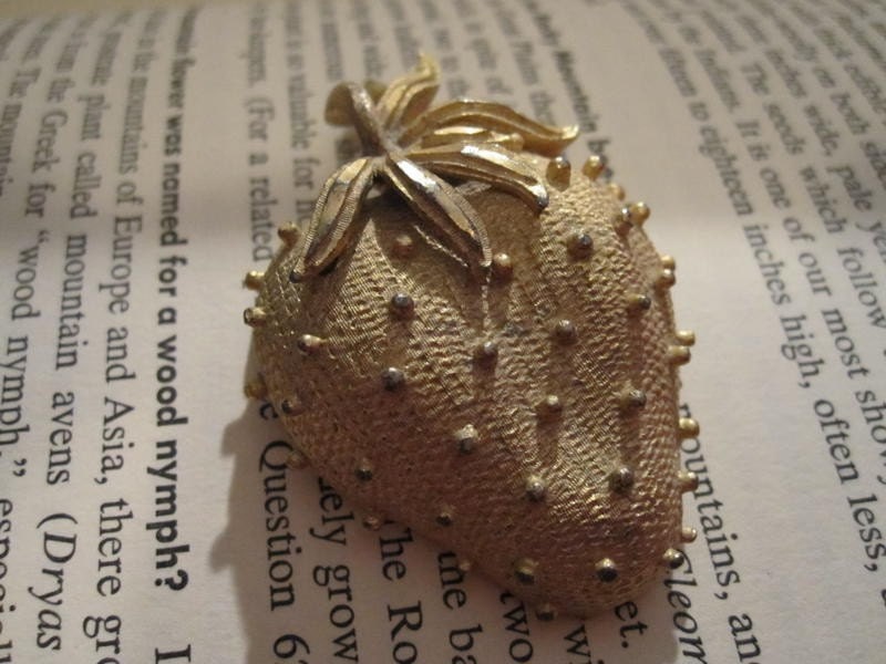 the golden strawberry - gold toned brooch - ON SALE