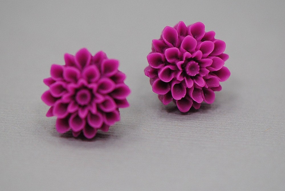 Fuchsia Magenta MUM Chrysanthemum Stud Earrings