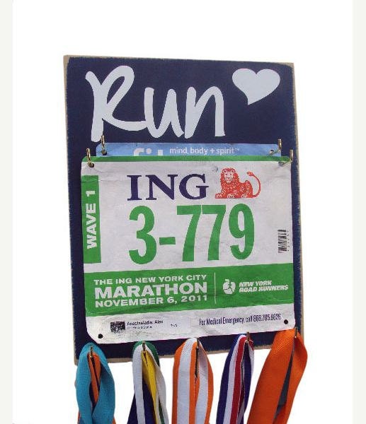 race bibs holder : Holder for race bibs with 5 medals hooks
