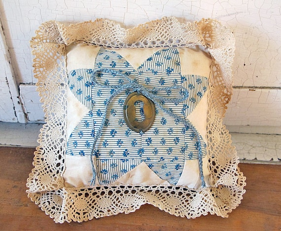 Antique Quilt Ring Pillow for Your Wedding