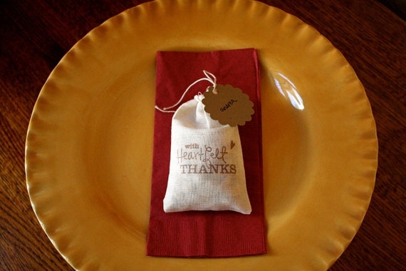 Thanksgiving place card favor bags with blank tags, muslin, 3x5.  Set of 12, includes blank kraft paper tags for names.  Table decor.