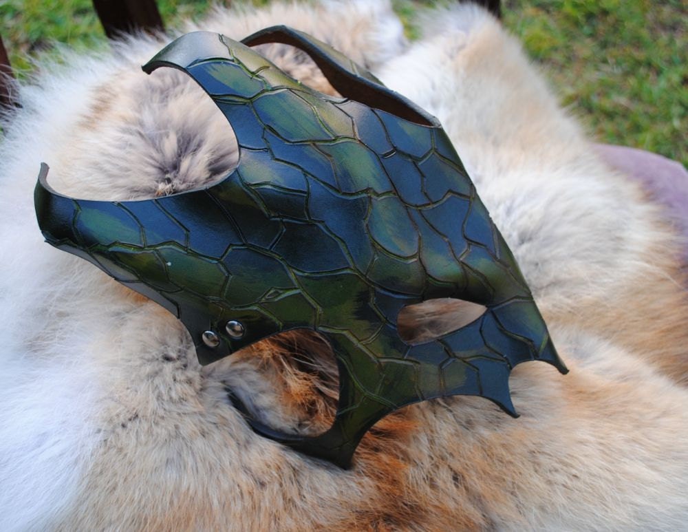 Shattered Emerald Great Dragon Leather Mask