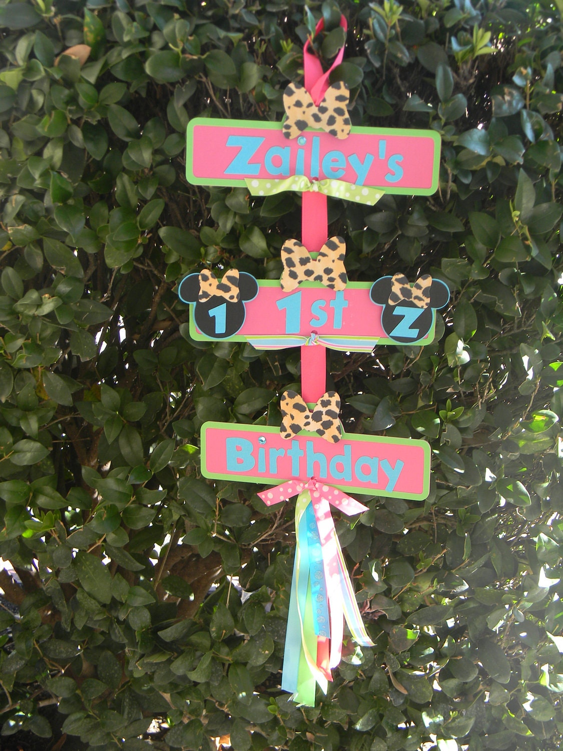 Minnie Mouse Party Sign - Zebra Print/Hot Pink