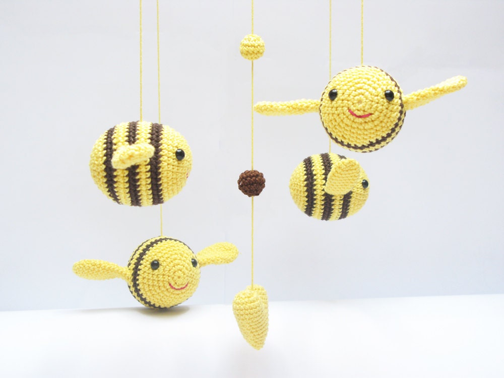 Bumble bee Baby Mobile, Nursery Mobile, Nursery Decor, Shower Gift, Baby Gift,  Amigurumi, Crochet, by Cherrytime