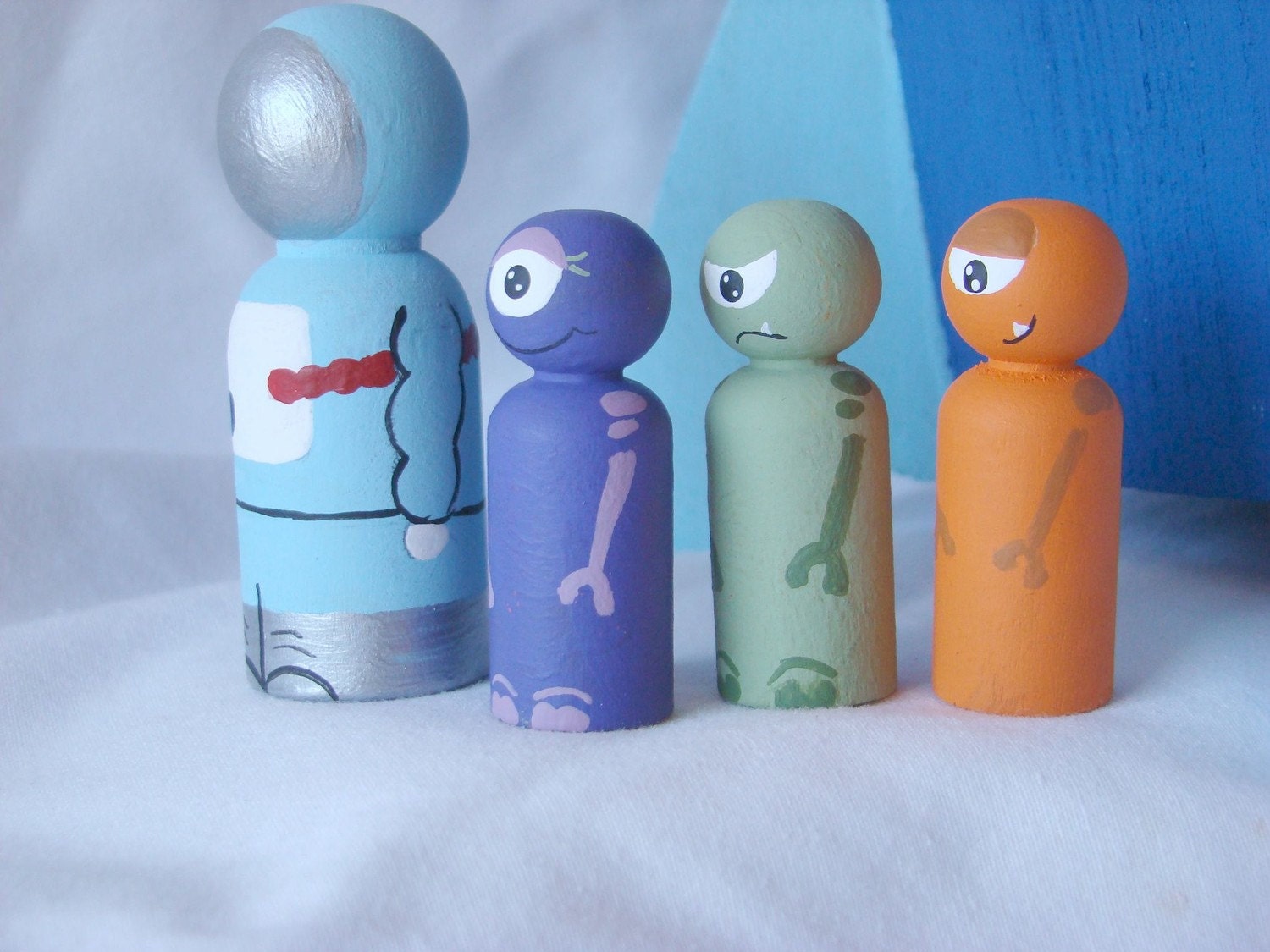IN STOCK - Rocket, Aliens & Astronaut Wood Pegs - Hand Painted