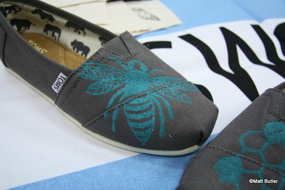 Bee TOMS Shoes