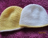 Twin pack baby beanies - yellow/white