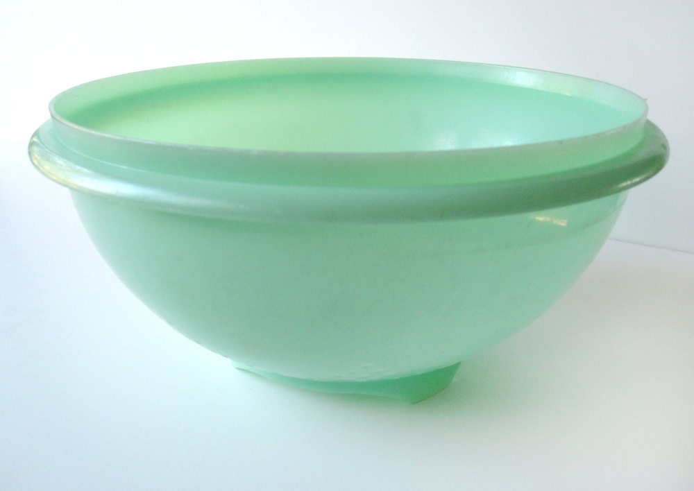 Tupperware colander or strainer, jadeite green, seafoam, celadon, mint green vintage mid century 1950s or 1960s, geometric diamond pattern