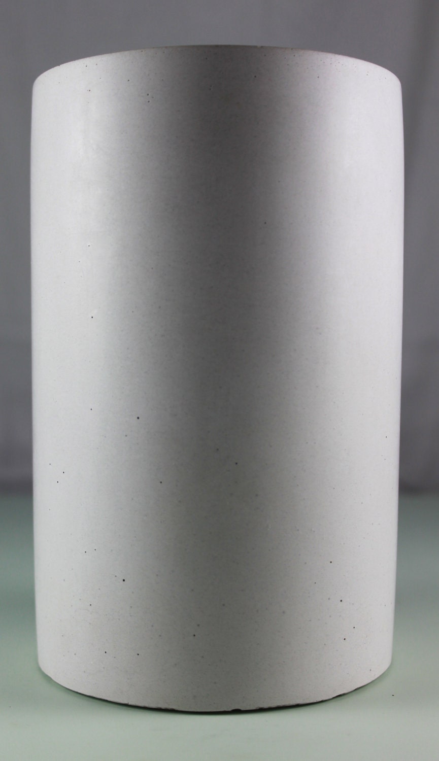 White. Concrete. Utensil. Holder.