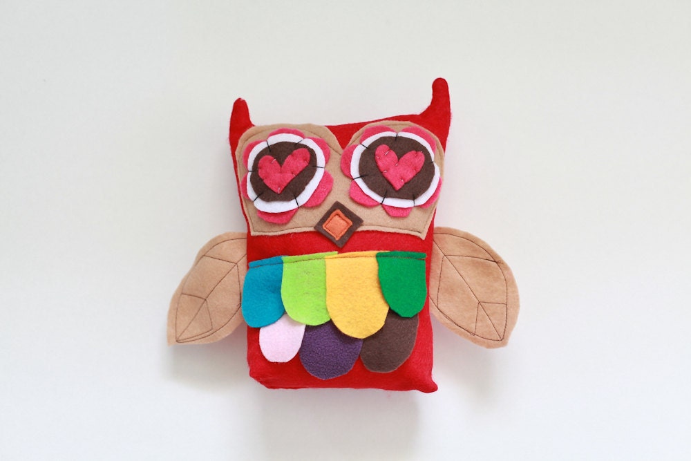 baby owl leaf wings pillow red heart eyes