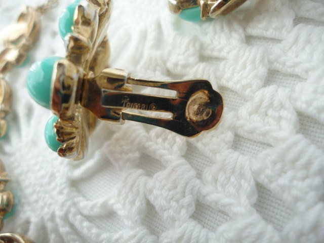 Vintage Necklace Earrings - Trifari Pebble Beach -Turquoise Gold Rhinestone Thermoset