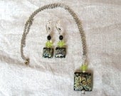Handmade glass bead earring and Pendant Set