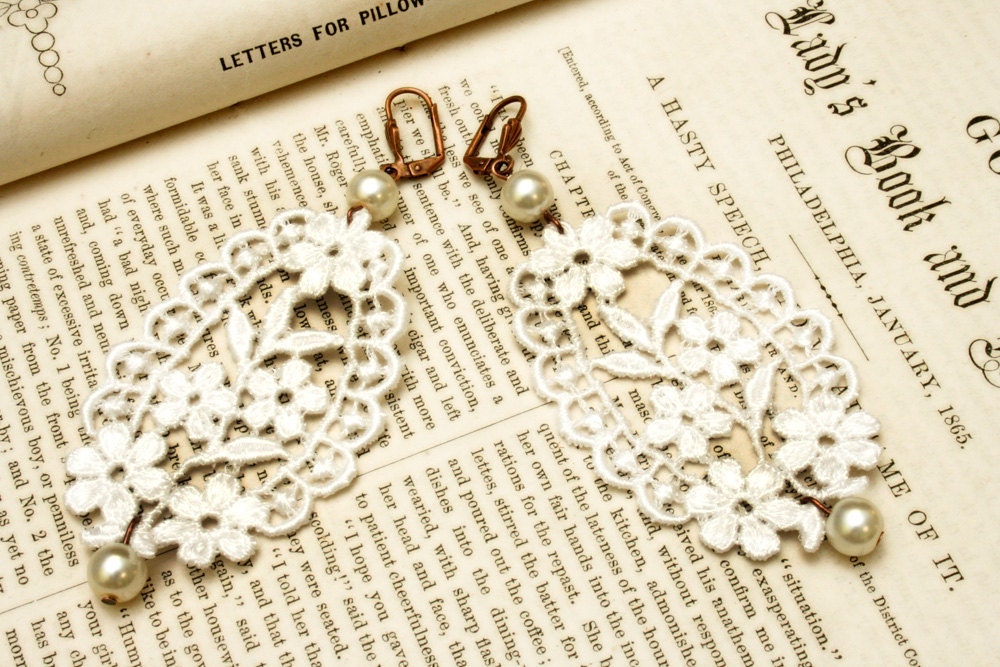 lace earrings -CANDICE- white