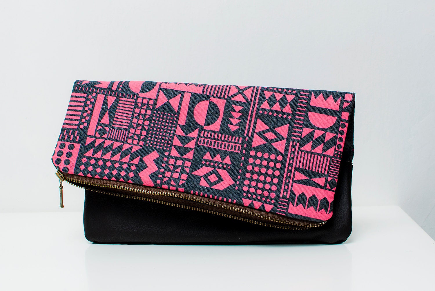 SALE Geometric Pattern Leather Pouch neon pink Dark No. ZP-302