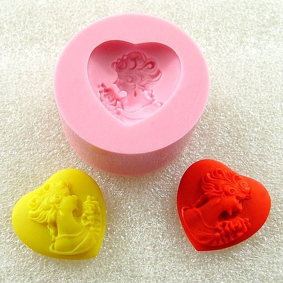 Cameo Cabochon  Mold/Mould Heart Portrait Flexible Silicone Mold Resin Mold Polymer Clay mold (105)