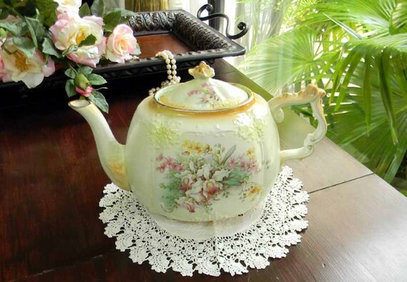 Antique Grimwades Teapot Tea Pot Stoke on Trent England Damaged 5263
