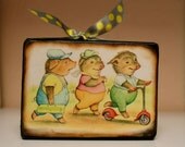 Three Little Pigs Block Shelf Sitter
