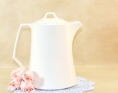 Vintage large Coffee or tea pot by Nikko in white Alpine pattern