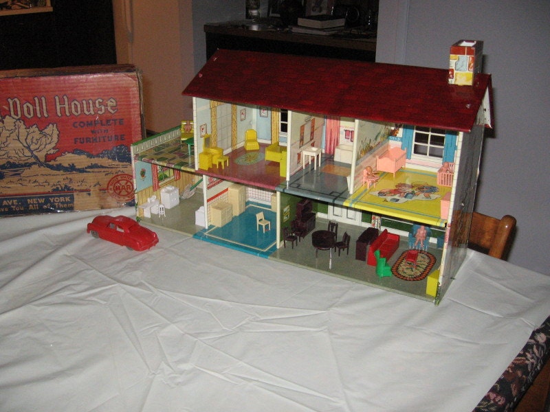 colonial doll house