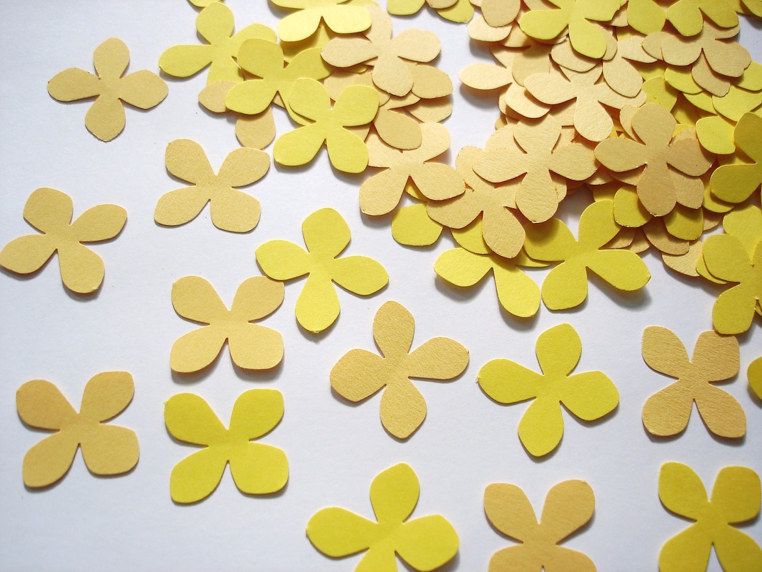 100 Mixed yellow hydrangea petals punch die cut confetti cutout scrapbooking embellishments - No810