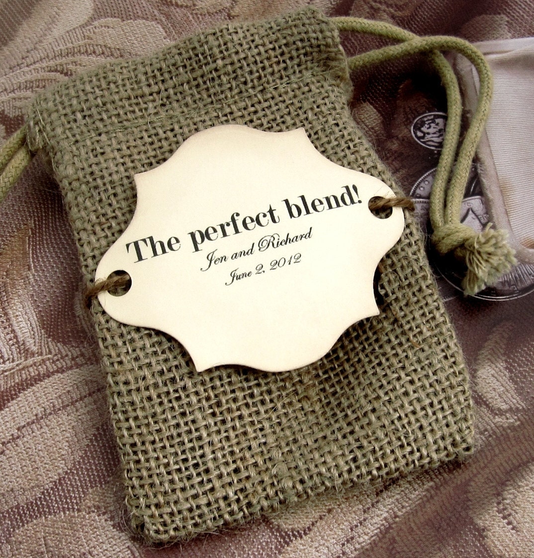 20 Burlap Wedding Favor Bags - The perfect blend - Personalized