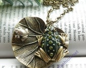 Pretty retro copper green crystals skin Frog prince with silver frog in heart lotus leaves necklace pendant jewelry vintage style