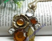 Pretty retro gold flower with brown crystals pendant necklace vintage style