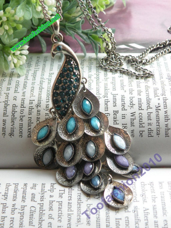 Pretty retro silver colorful crystals expanding feathers peacock necklace pendant vintage style