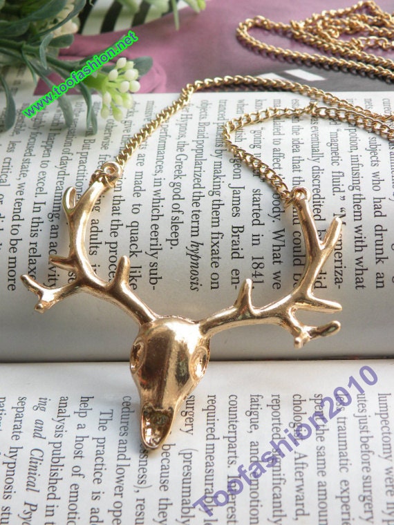 SALE Pretty retro gold long Antlers elk deer head pendant necklace vintage style