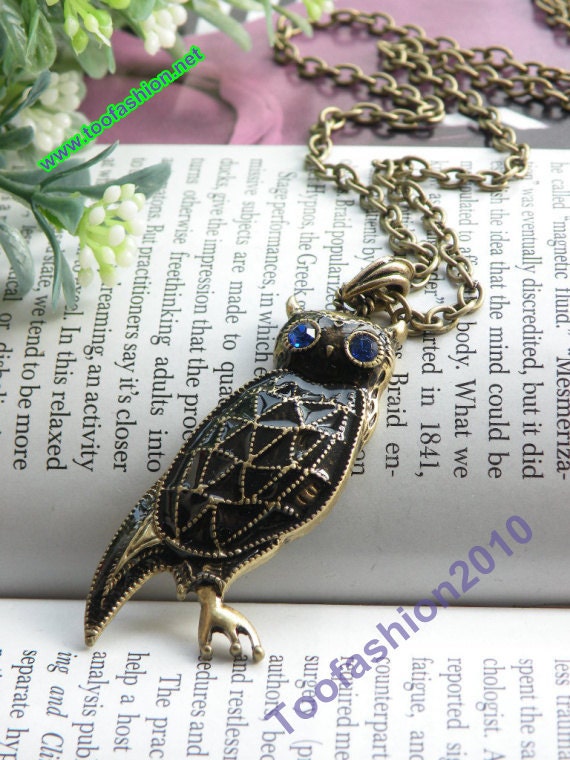 Pretty retro copper owl with blue crystals eyes necklace pendant vintage style