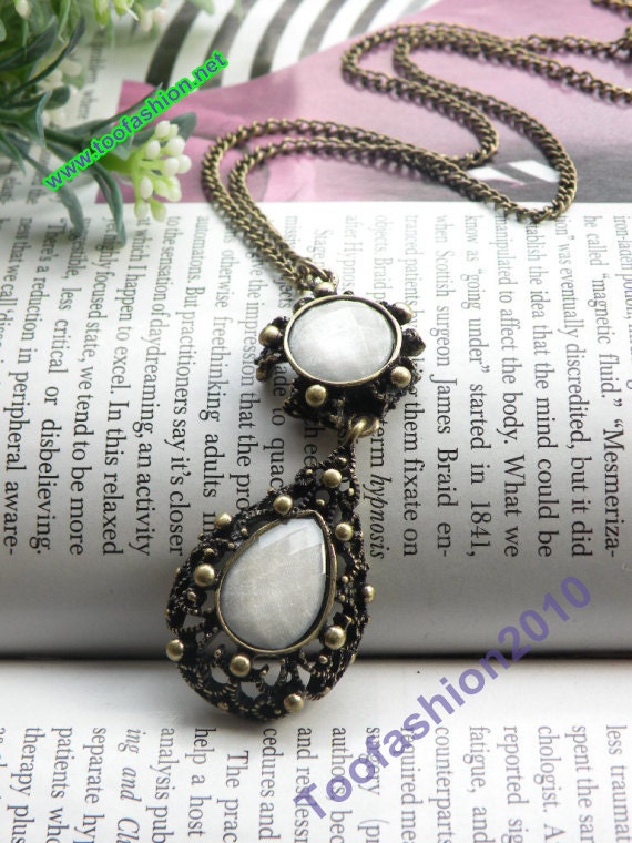Pretty retro copper Drop shape with hollow carved round shape necklace pendant jewelry vintage style