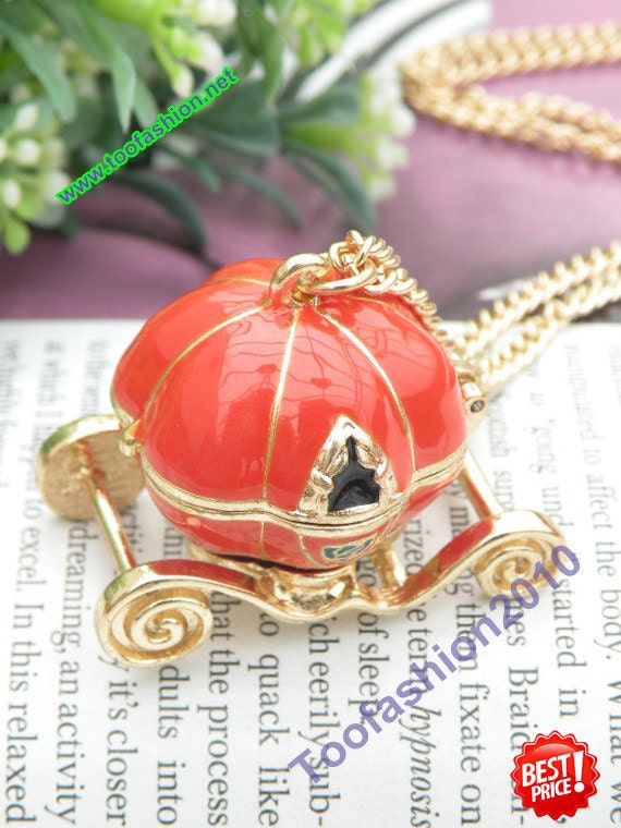 Pretty retro gold stereoscopic orange glaze can open Pumpkin car Carriage pendant necklace vintage style