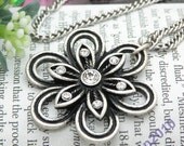 Pretty retro silver white crystals flower necklace pendant vintage style