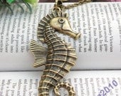 Pretty retro copper big sea horse pendant necklace vintage style