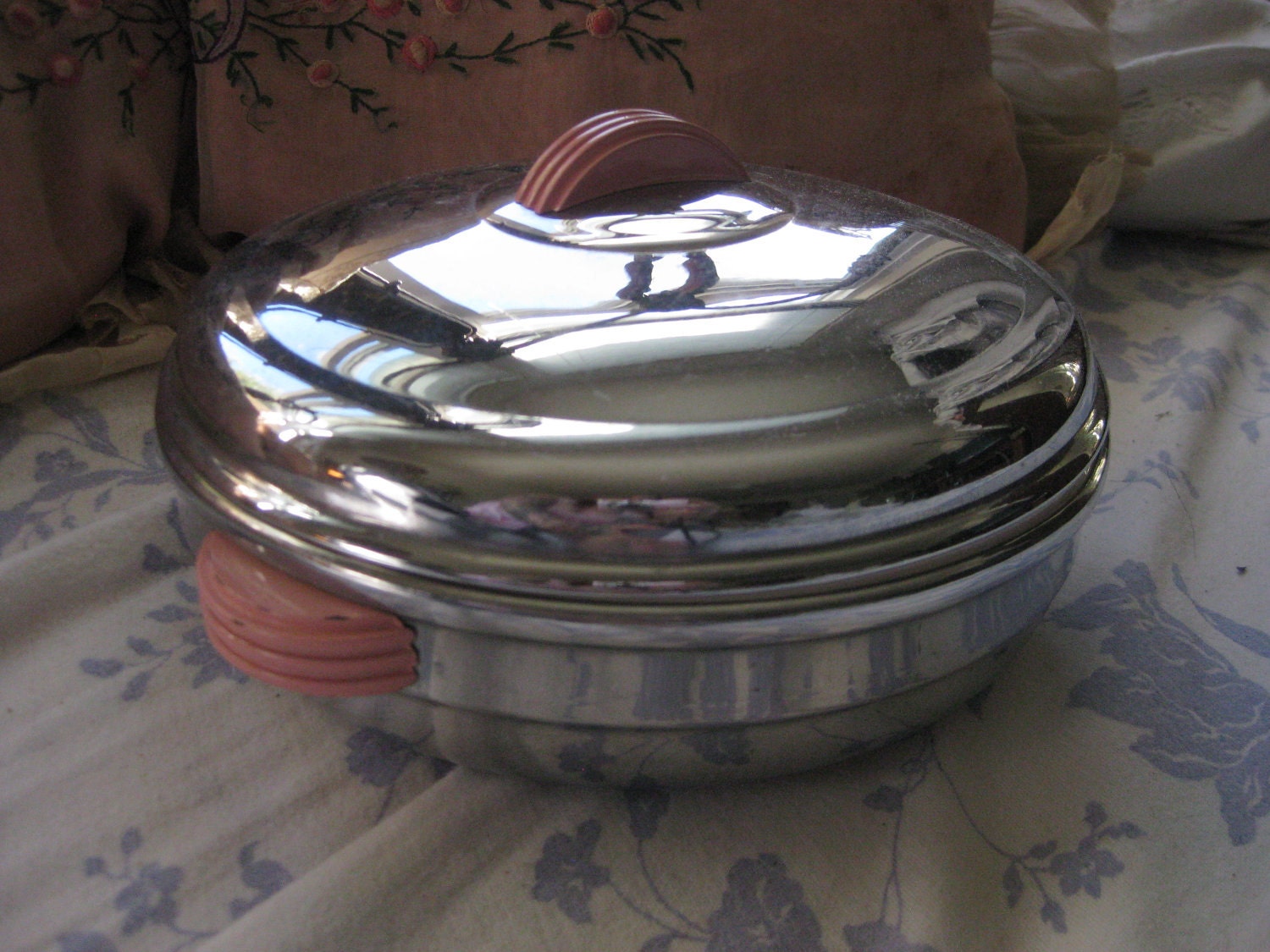 Antique Vintage Little Bo Peep Pink Lamb Divided Baby Childs Plate Dish Warmer With Chrome Bottom & Lid