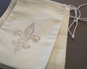 Fleur de Lis Muslin Favour Bags - set of 10