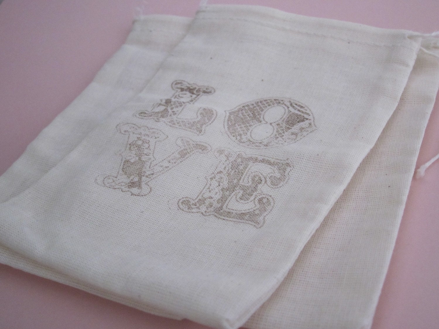 LOVE Muslin Favour Bags - set of 10