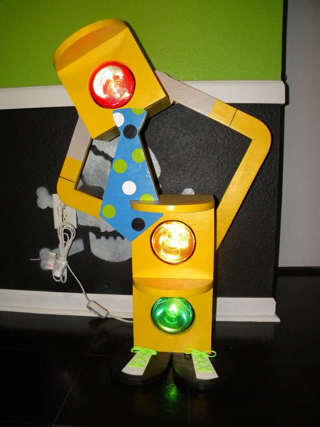 Going crazy stoplight floor lamp