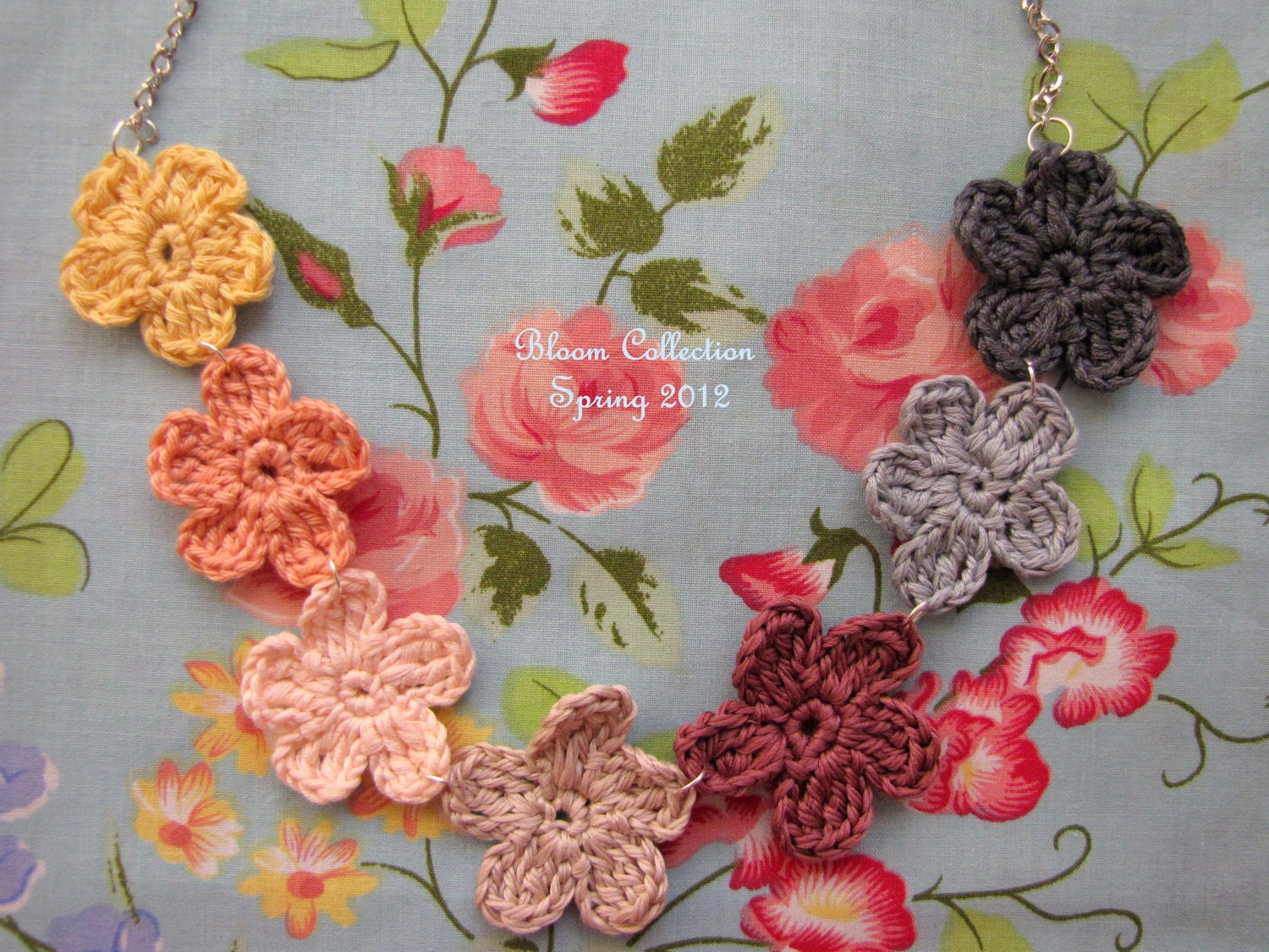 Crocheted flower necklace - Bloom Collection, Forget me not