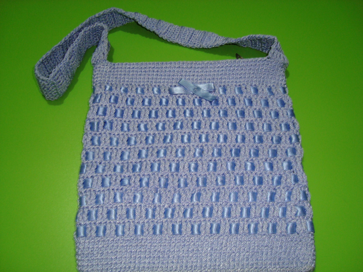 White very practical Clutch Bag ...Pouch closes with a decorative zipper.